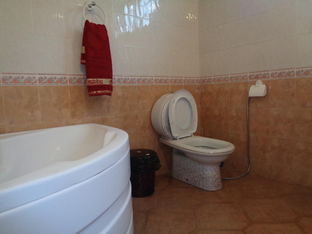 Guest House Levan II Dadiani Zugdidi Εξωτερικό φωτογραφία