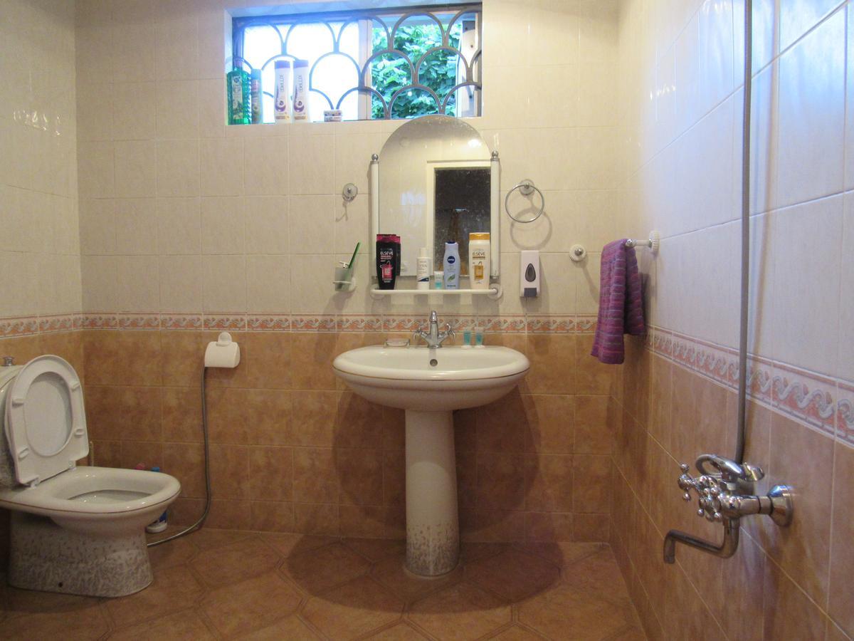 Guest House Levan II Dadiani Zugdidi Εξωτερικό φωτογραφία